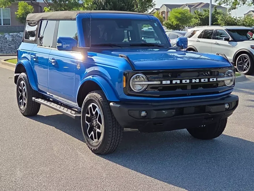 2024 Ford Bronco Outer Banks photo 1