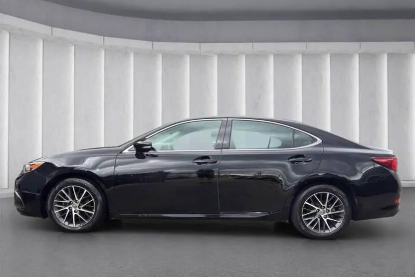 2016 Lexus ES 350 photo 1