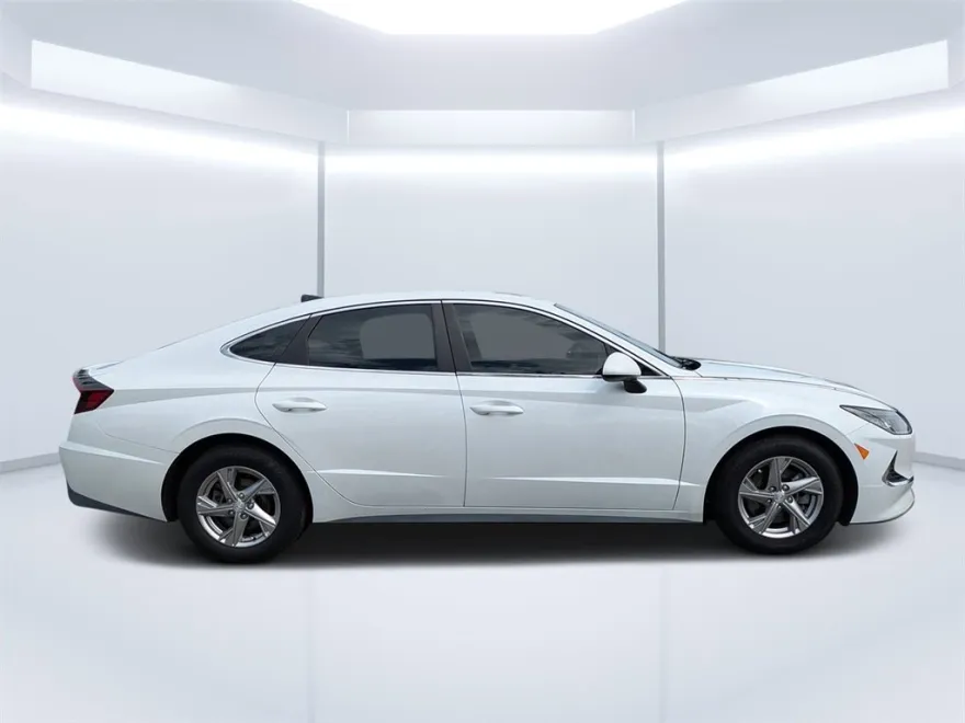 2021 Hyundai Sonata SE photo 1