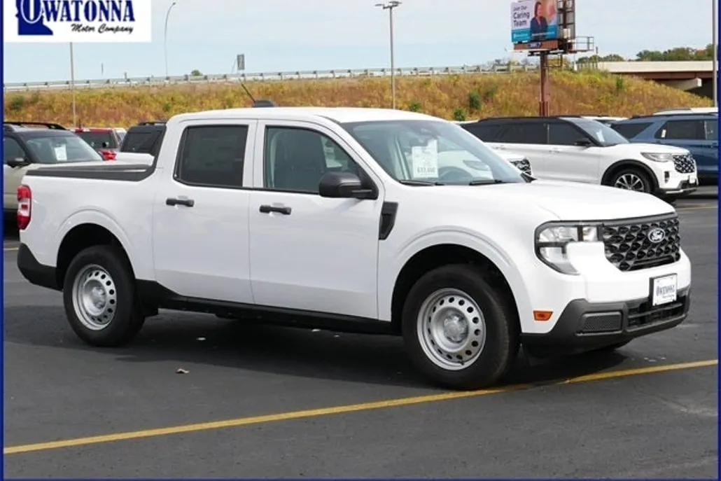 2025 Ford Maverick XL photo 1