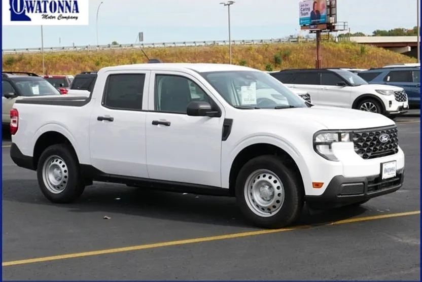 2025 Ford Maverick XL photo 1