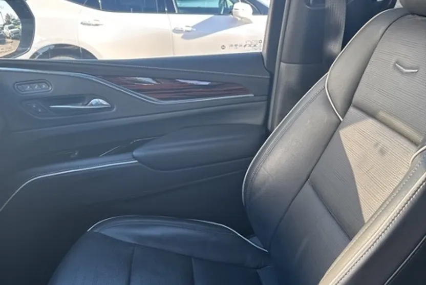 2021 Cadillac Escalade ESV Premium Luxury photo 1
