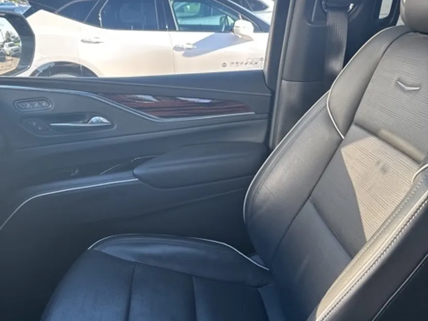 2021 Cadillac Escalade ESV Premium Luxury photo 1