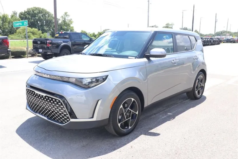 2024 Kia Soul EX photo 1