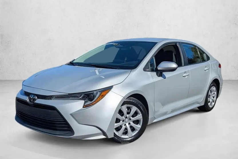 2023 Toyota Corolla LE photo 1