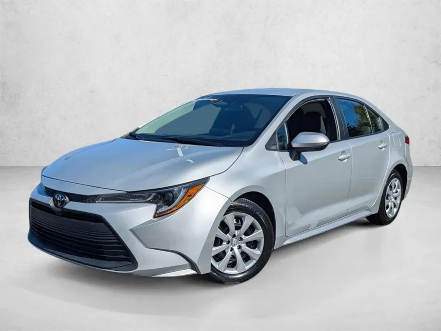 2023 Toyota Corolla LE photo 1