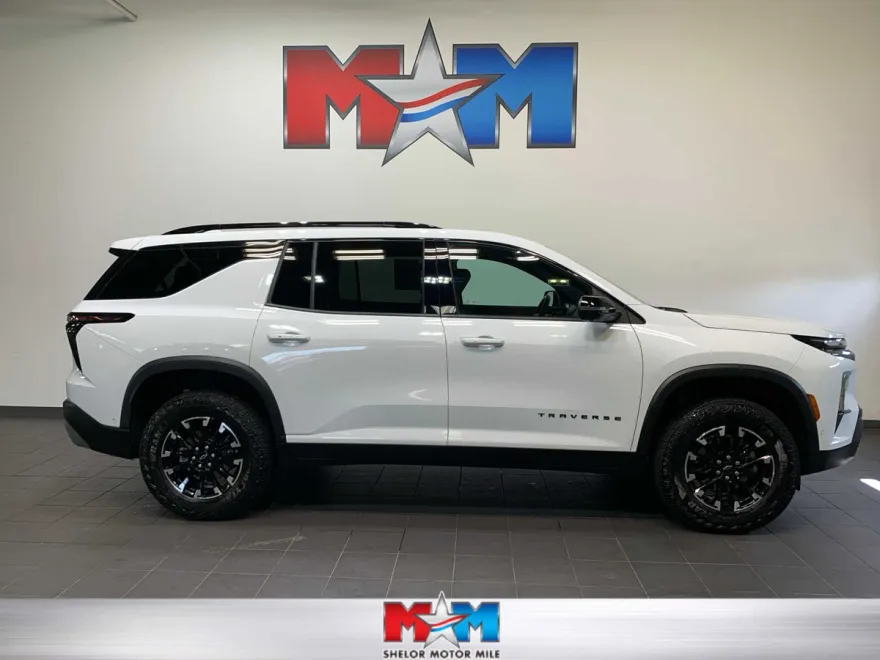 2024 Chevrolet Traverse Z71 photo 1
