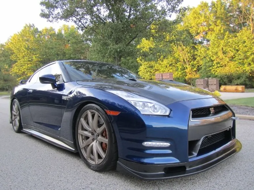 2014 Nissan GT-R Premium photo 1