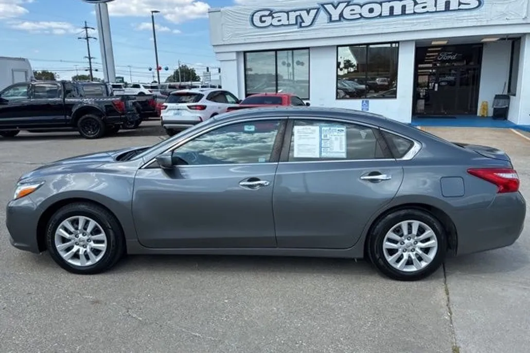 2017 Nissan Altima 2.5 S photo 1