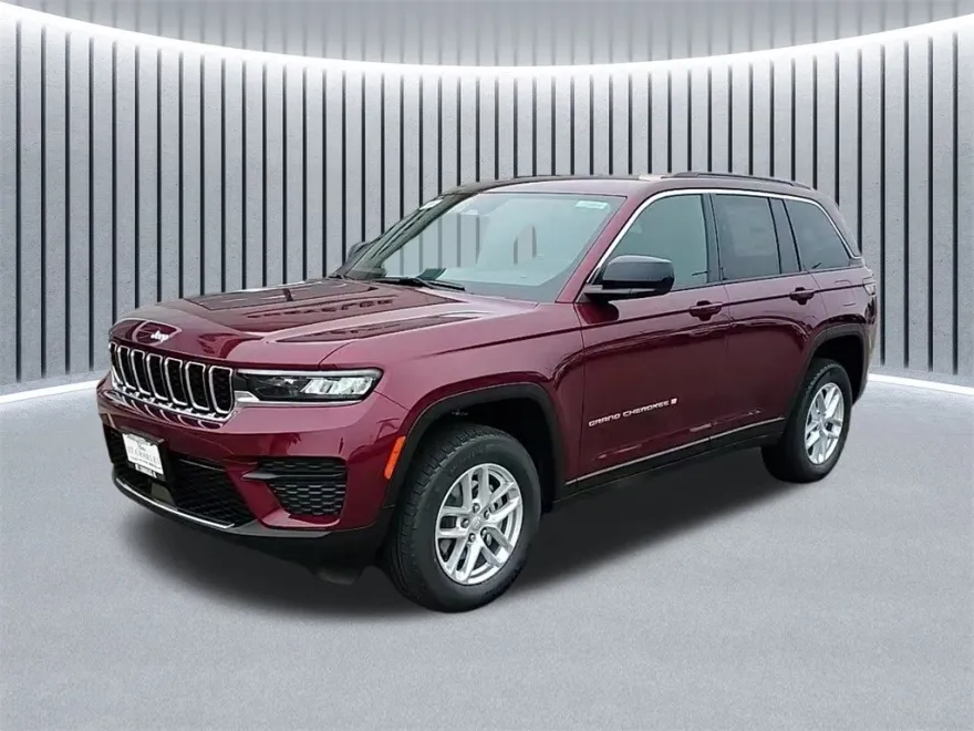 2025 Jeep Grand Cherokee Laredo photo 1