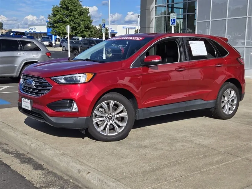2024 Ford Edge Titanium photo 1