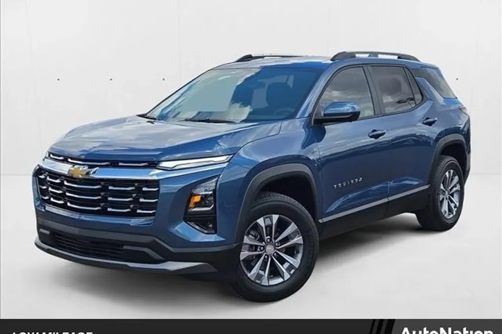 2025 Chevrolet Equinox LT photo 1