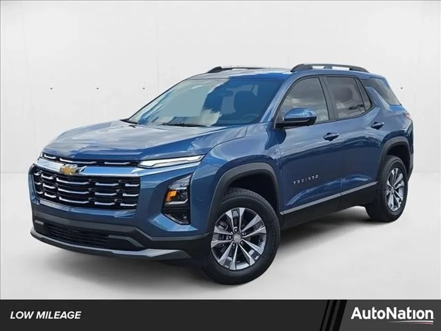 2025 Chevrolet Equinox LT photo 1
