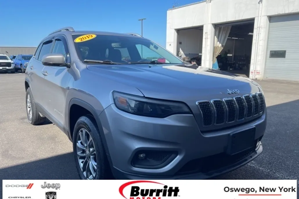 2019 Jeep Cherokee Latitude photo 1