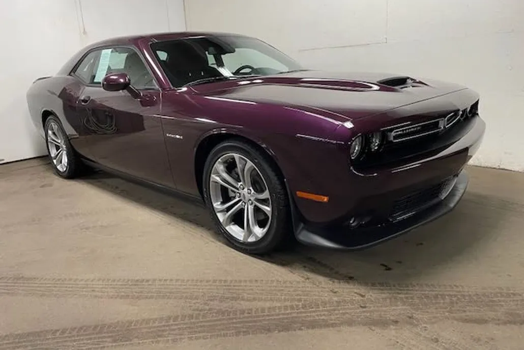2022 Dodge Challenger R/T photo 1