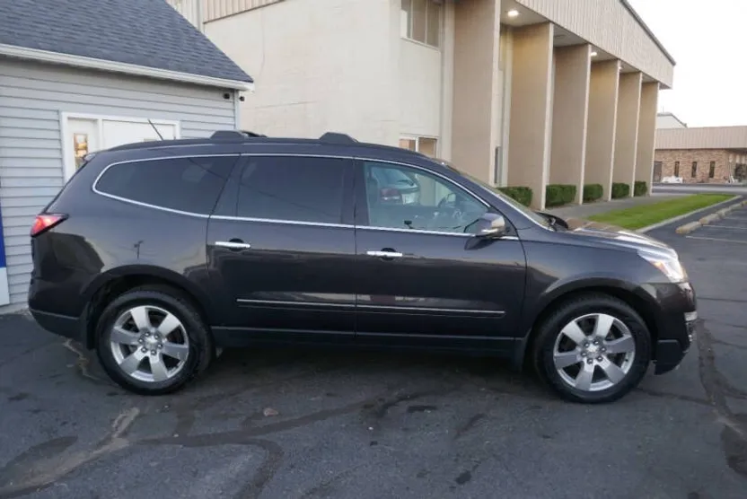 2015 Chevrolet Traverse LTZ photo 1