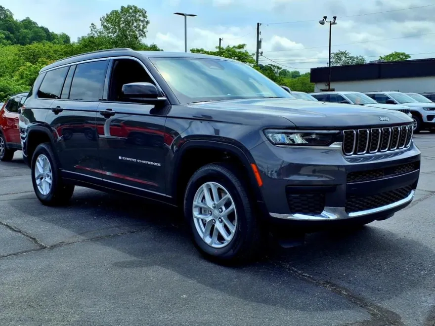 2025 Jeep Grand Cherokee L photo 1