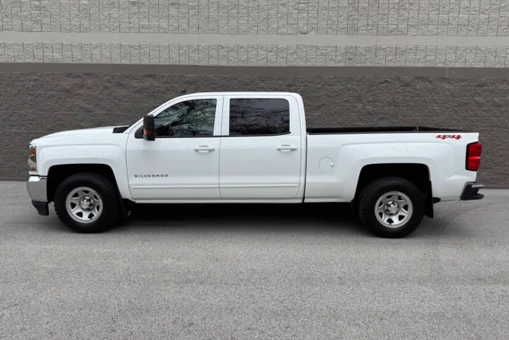 2018 Chevrolet Silverado 1500 LT photo 1