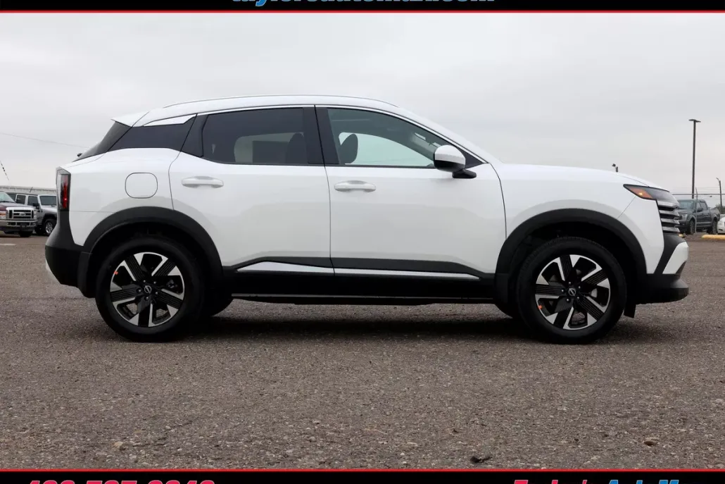 2025 Nissan Kicks SV photo 1