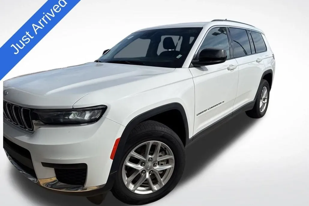 2023 Jeep Grand Cherokee Laredo photo 1