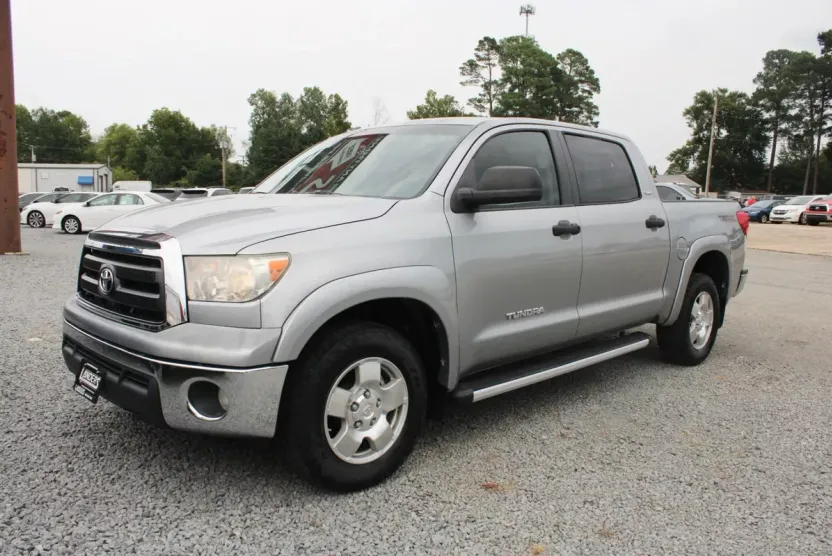 2012 Toyota Tundra CrewMax photo 1