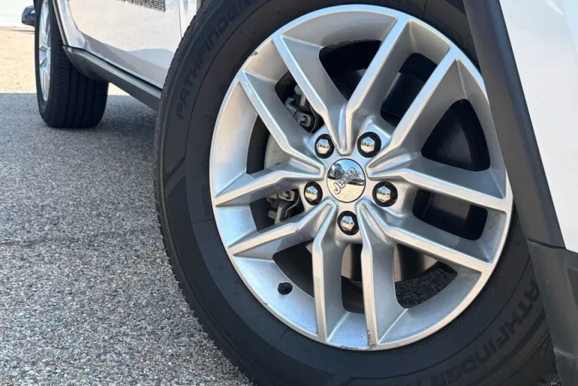 2018 Jeep Grand Cherokee Laredo E photo 1