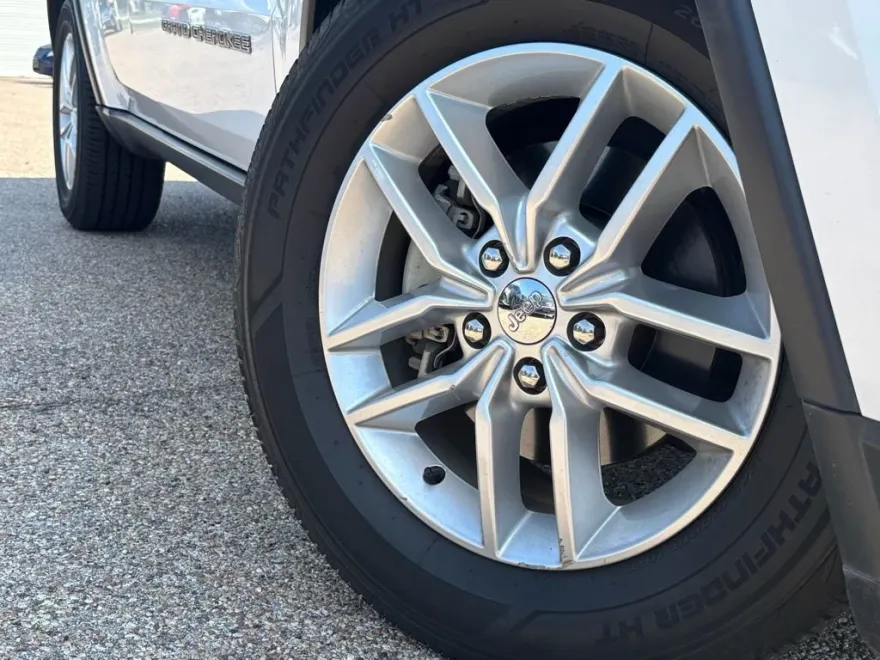 2018 Jeep Grand Cherokee Laredo E photo 1