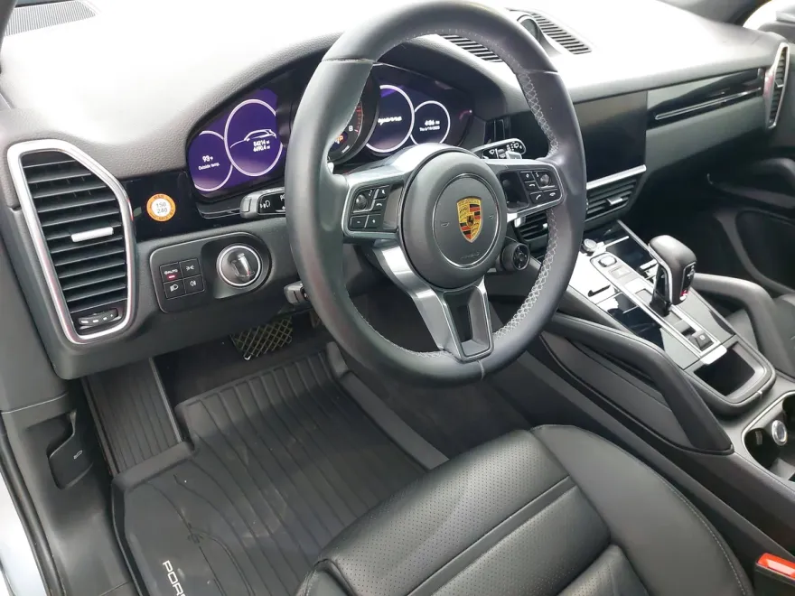 2022 Porsche Cayenne E-Hybrid photo 4