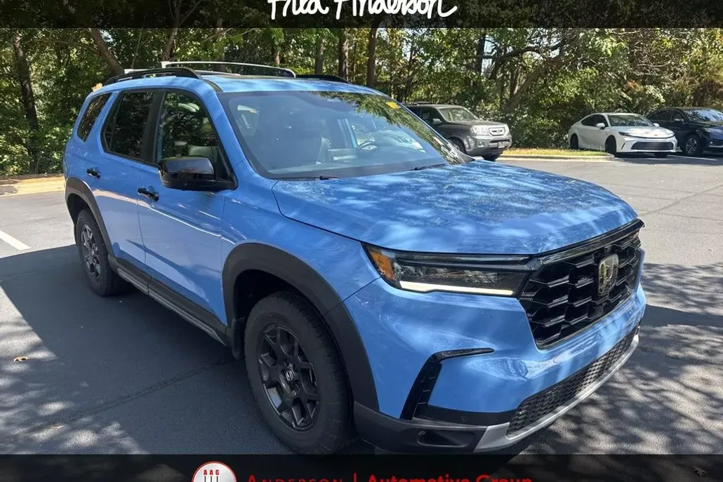 2023 Honda Pilot TrailSport photo 1