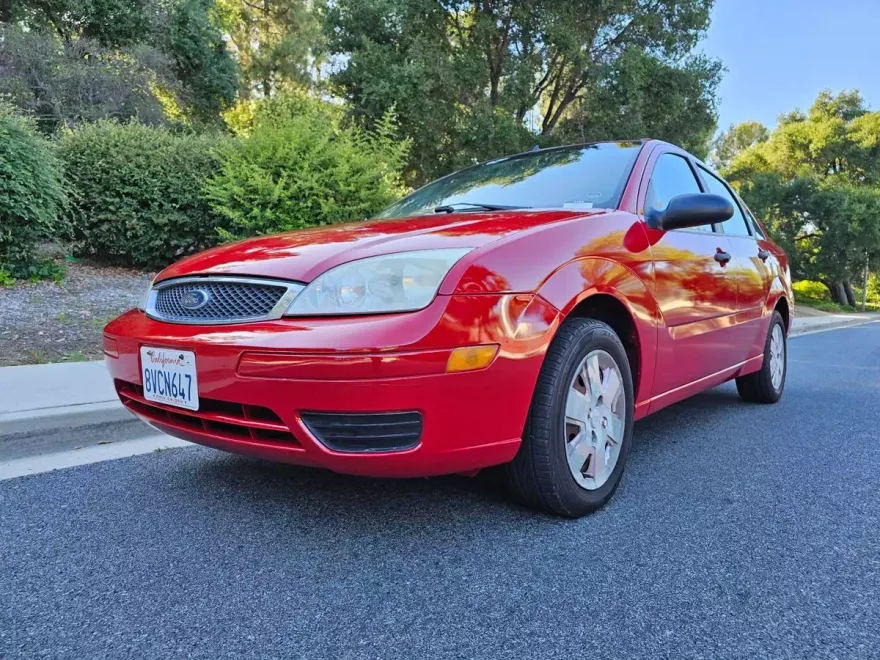 2007 Ford Focus Sedan photo 1