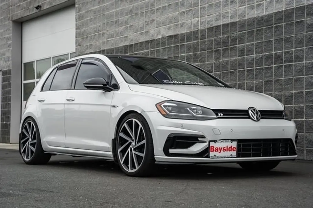 2018 Volkswagen Golf R 4Motion photo 1