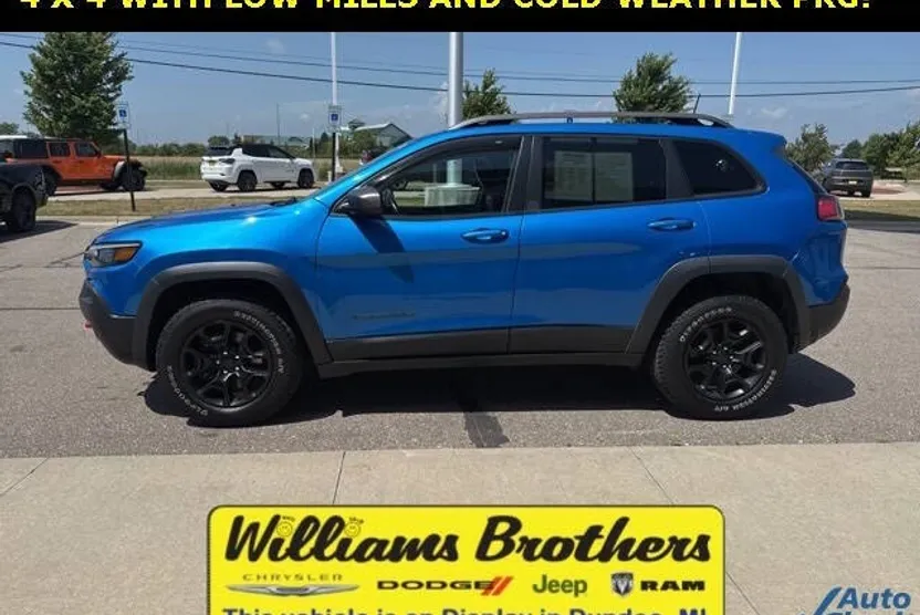 2019 Jeep Cherokee Trailhawk photo 1