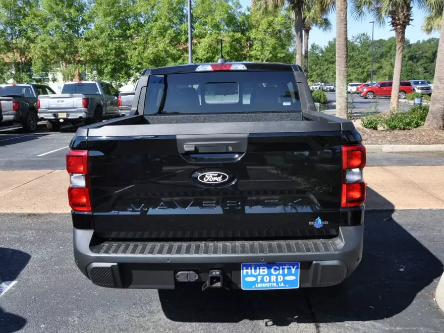2025 Ford Maverick Lariat photo 2