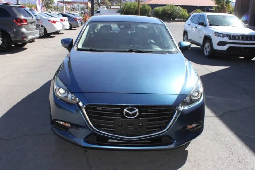2018 Mazda Mazda3 Touring photo 1