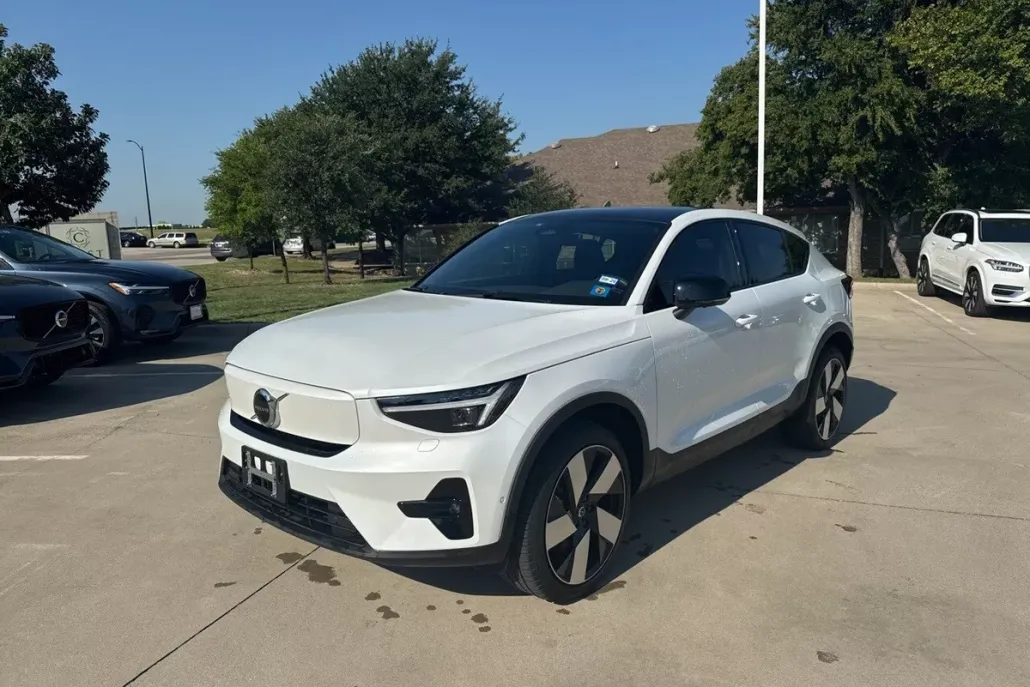 2023 Volvo C40 Ultimate photo 1