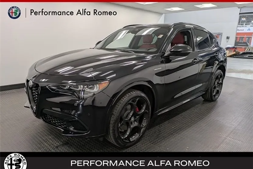 2024 Alfa Romeo Stelvio Ti photo 1