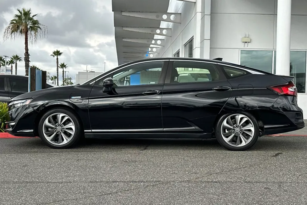 2021 Honda Clarity Plug-In Hybrid Touring photo 1