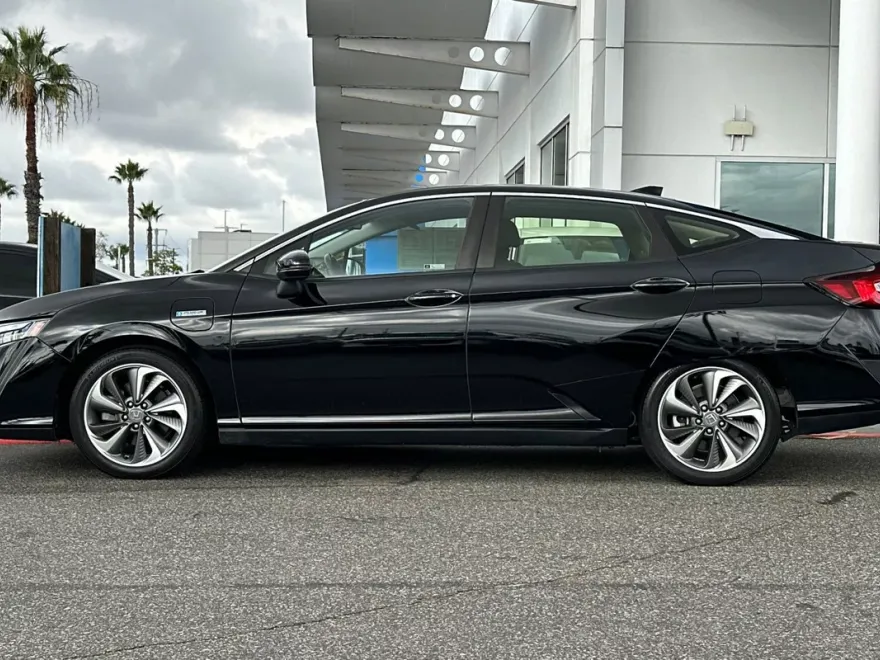 2021 Honda Clarity Plug-In Hybrid Touring photo 1