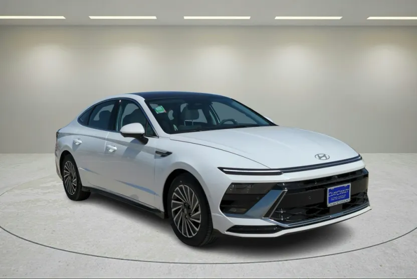2025 Hyundai Sonata Hybrid Limited photo 1