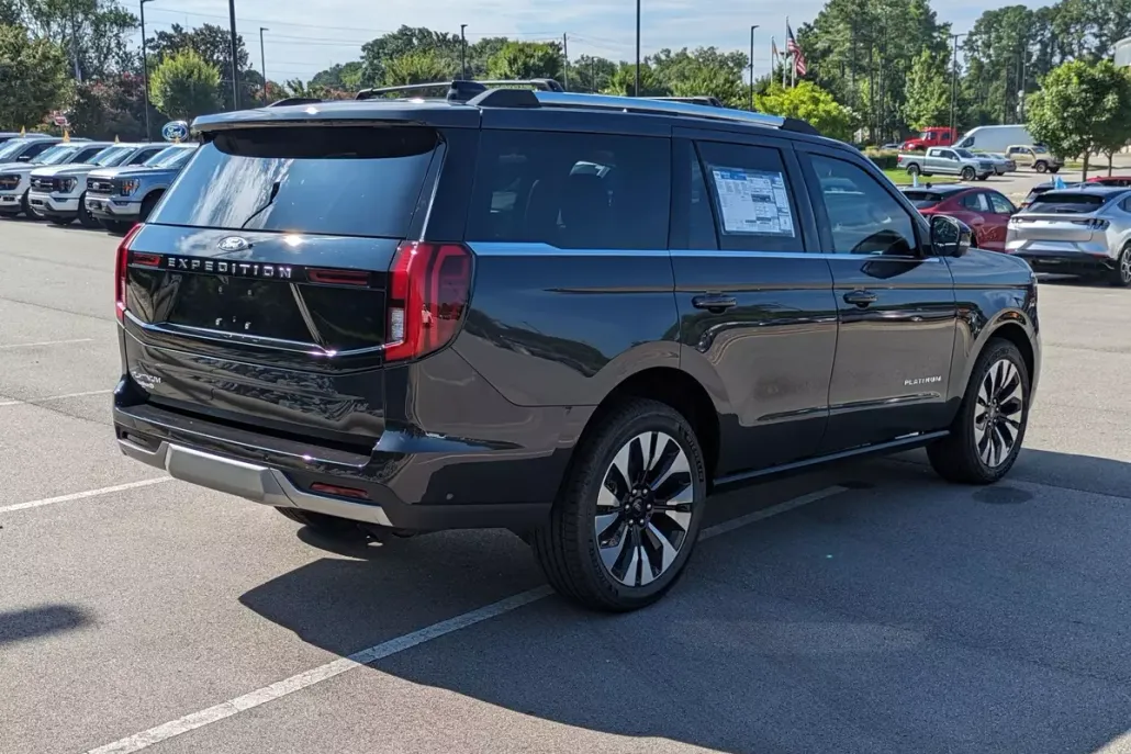 2025 Ford Expedition Platinum photo 1