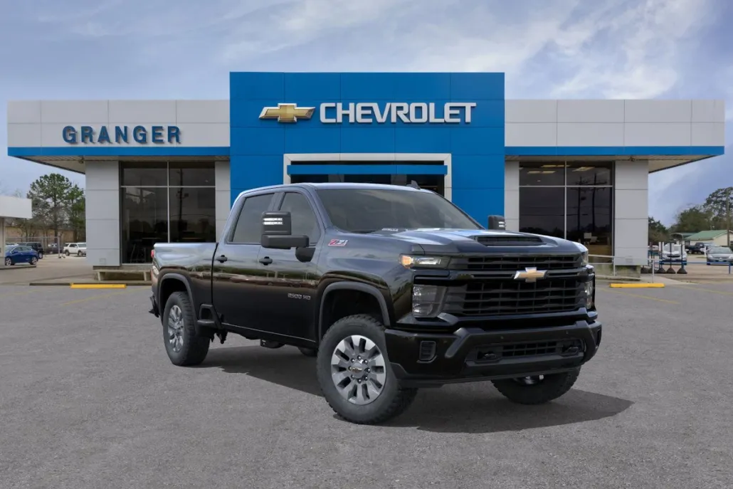 2025 Chevrolet Silverado 2500HD Custom photo 1