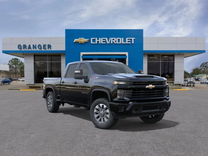 2025 Chevrolet Silverado 2500HD Custom photo 1