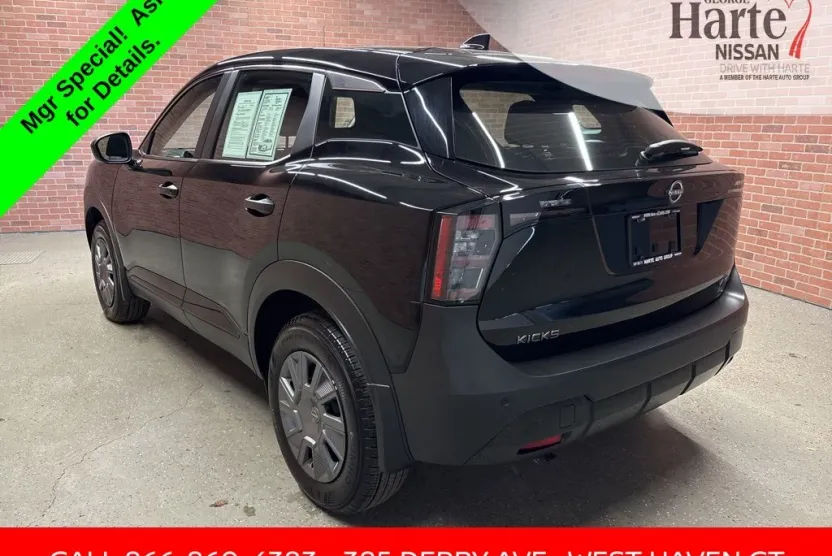 2025 Nissan Kicks S photo 1