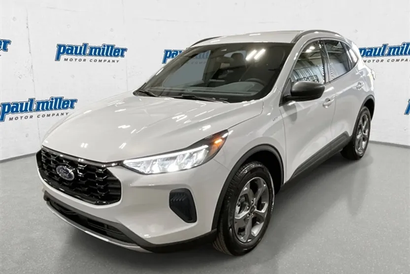 2026 Ford Escape ST-Line photo 1