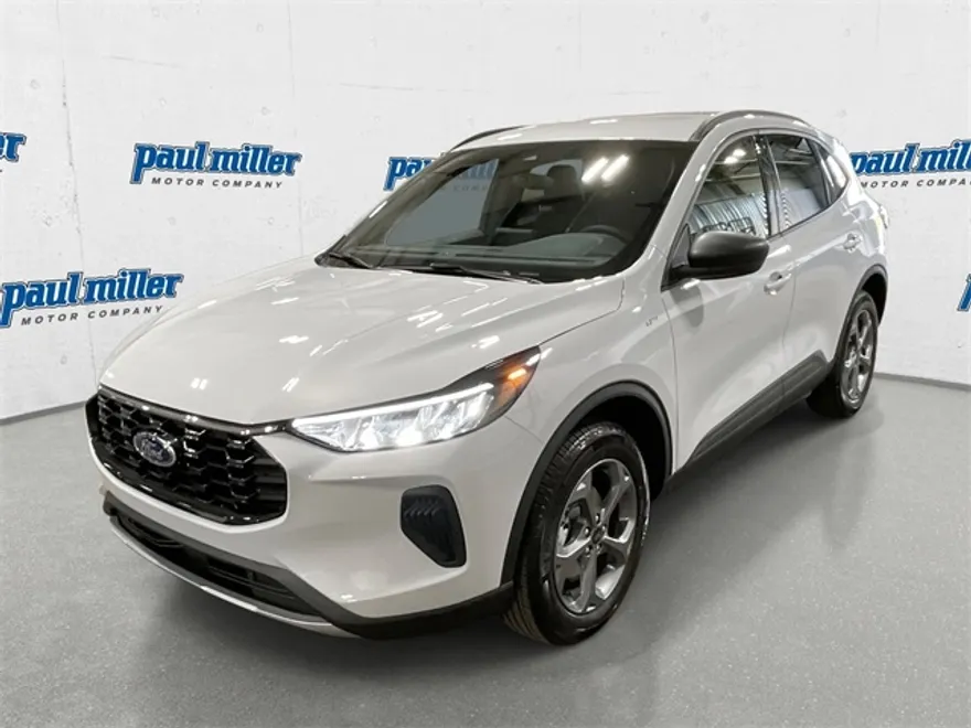 2026 Ford Escape ST-Line photo 1