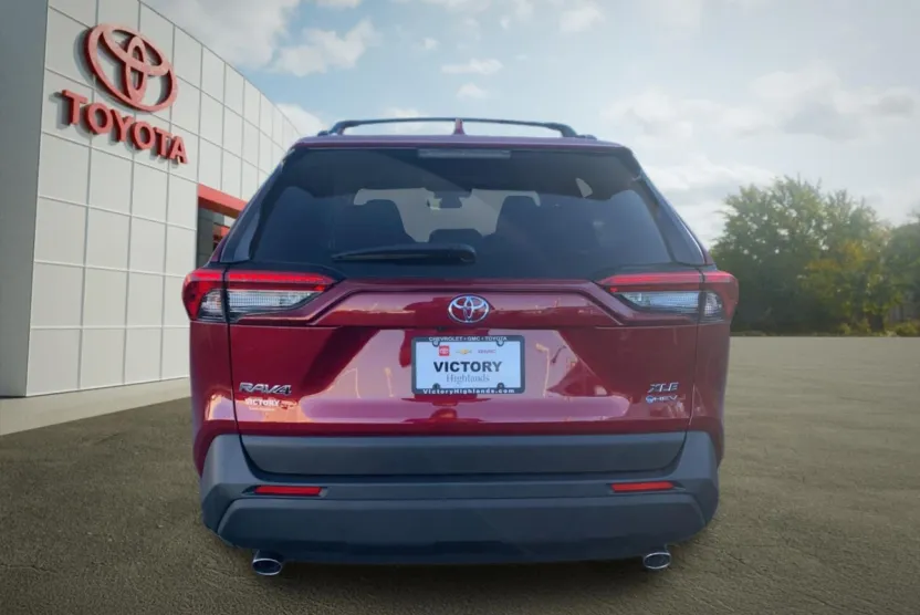 2025 Toyota RAV4 Hybrid XLE photo 1