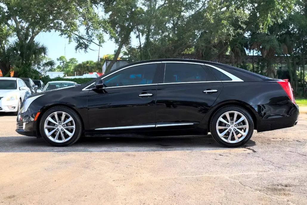 2014 Cadillac XTS Luxury photo 1