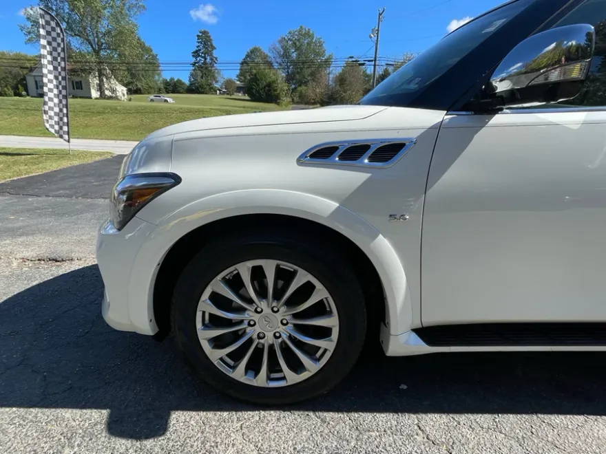 2016 Infiniti QX80 Limited photo 1