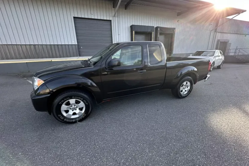 2009 Suzuki Equator photo 1