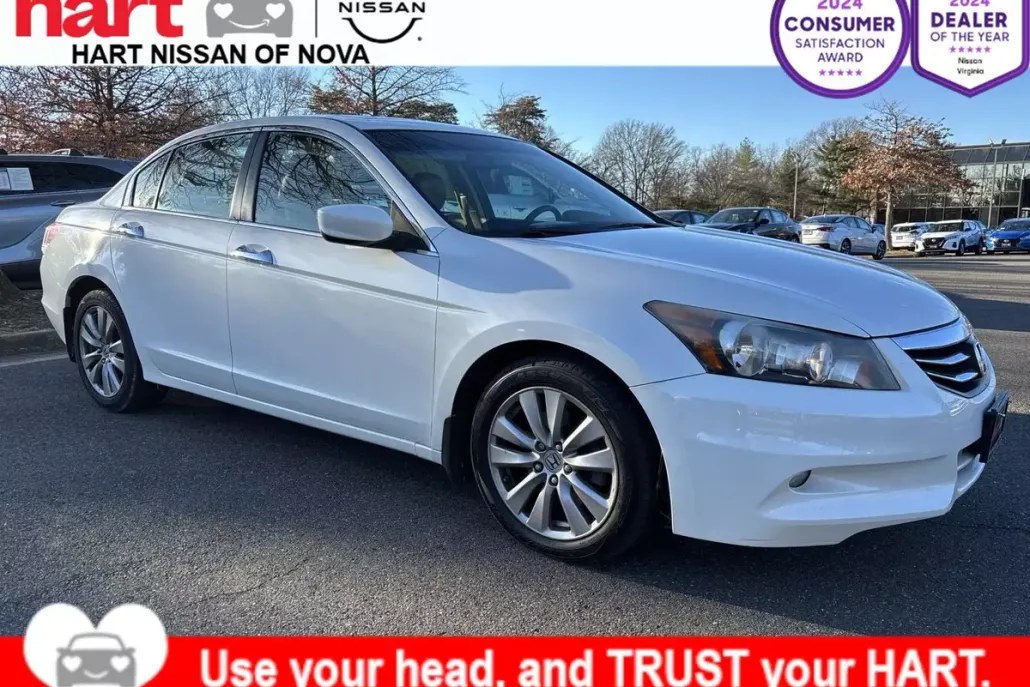 2025 Nissan Altima SR photo 1